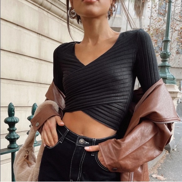 Princess Polly Abigal Top in Black Size 4 - Picture 2 of 14